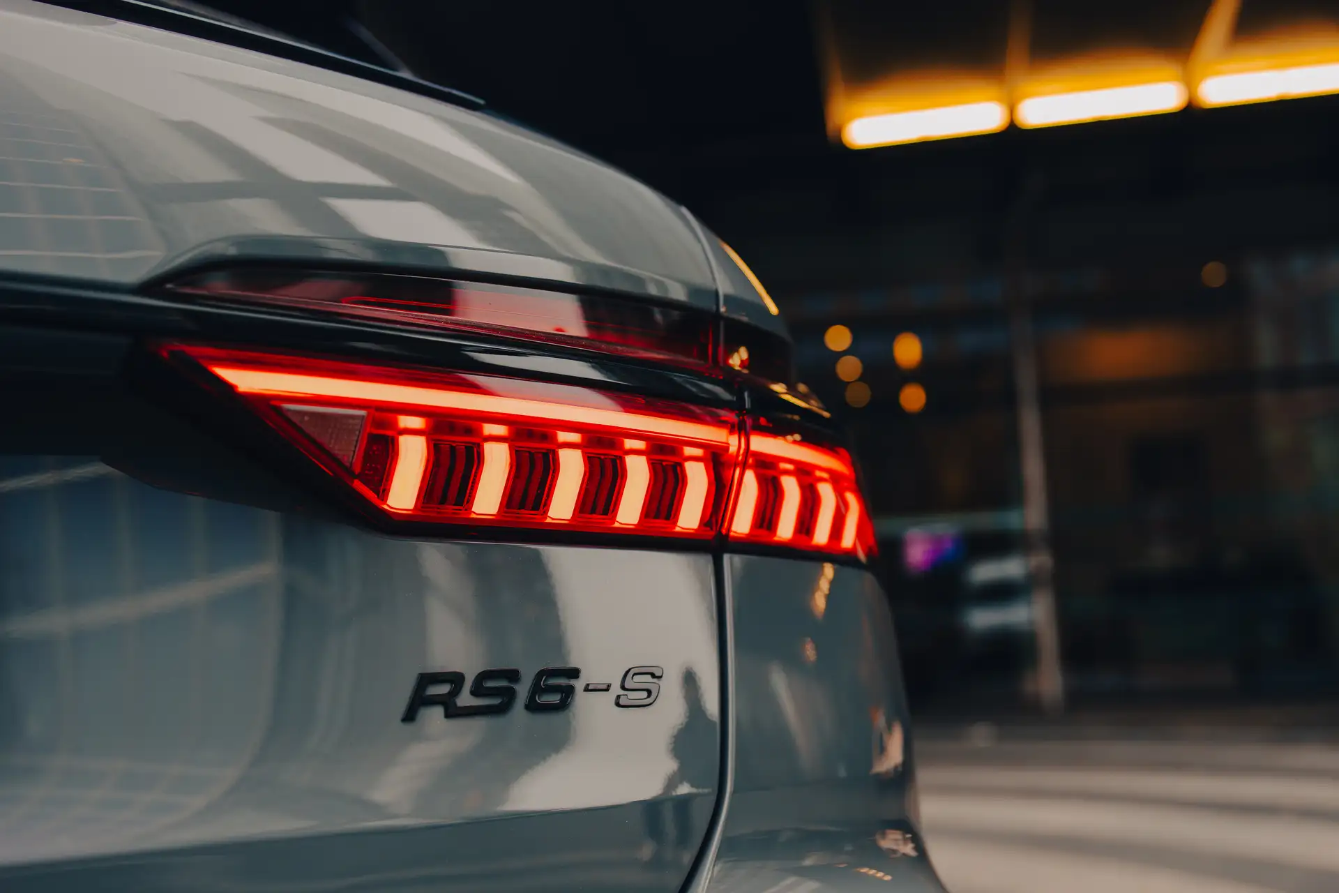 Audi Abt RS6-S CarVia Rental Car Taillight